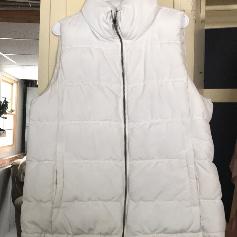 White Old Navy Puff Vest